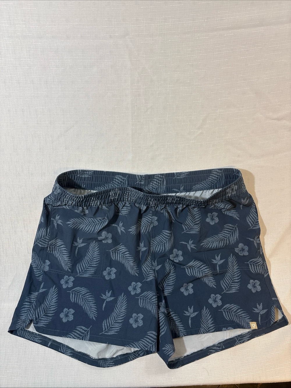 Life Integrity Earth Women’s Navy Floral Print Active Shorts
